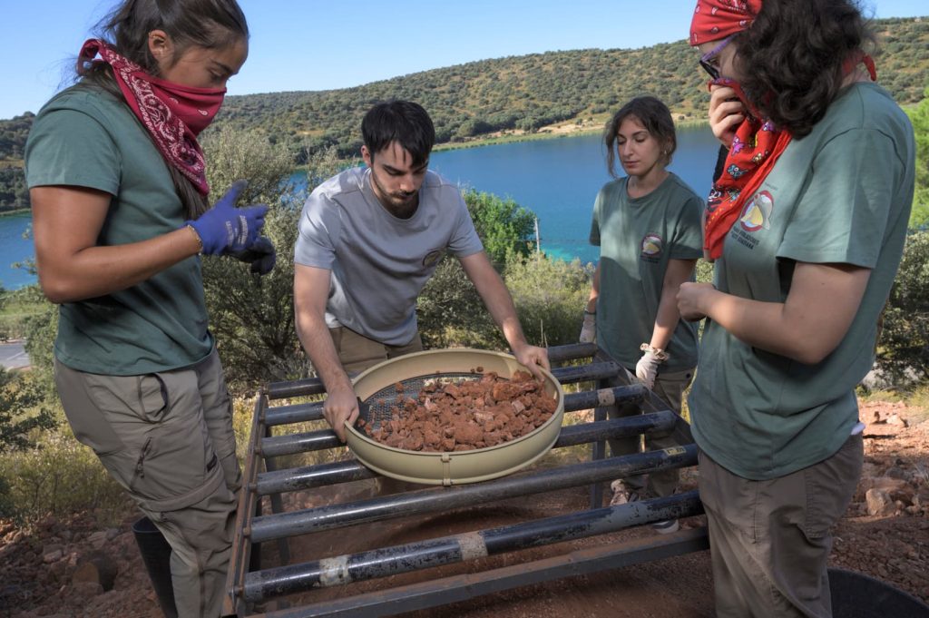 Hallan en el yacimiento de Ruidera un fósil craneal del género ‘Homo’ de 200 000 años
