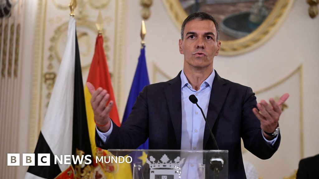 Pedro Sánchez denuncia “una violación de la integridad territorial de España” y culpa a las mafias que trafican con personas de la crisis en Ceuta