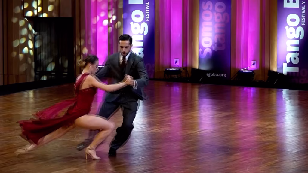 Buenos Aires recibe a 800 parejas para el Mundial Tango BA