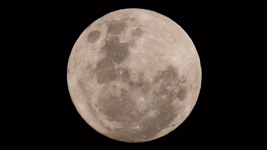 Cohete de SpaceX fuera de control se estrella contra la Luna, según informes