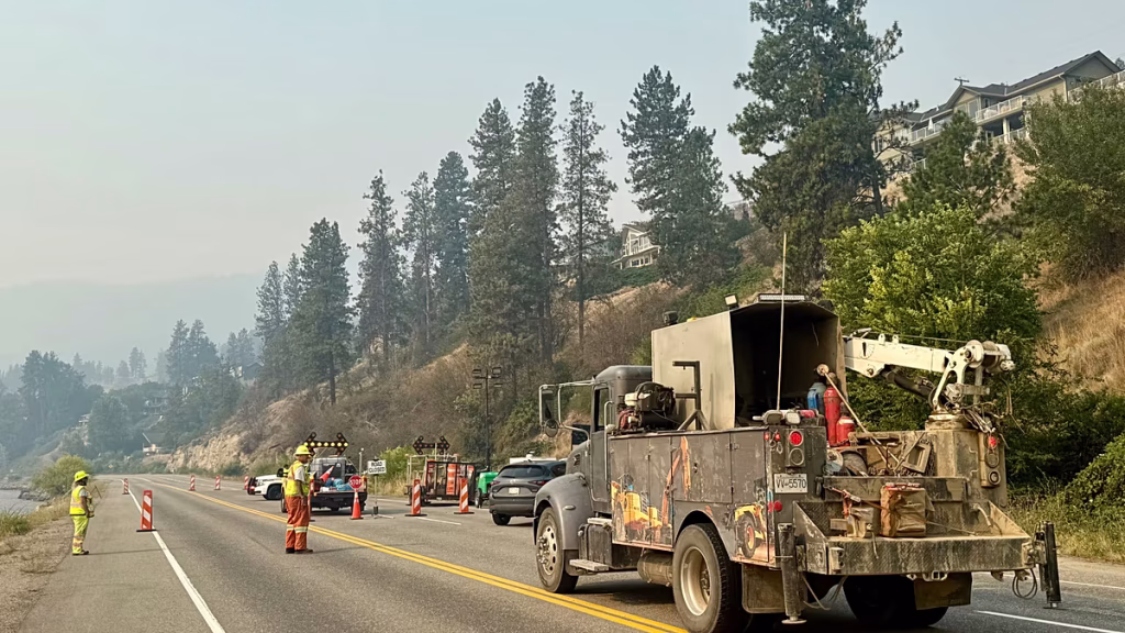 Columbia Británica trata de contener múltiples incendios tras varios miles de kilómetros de bosque calcinados