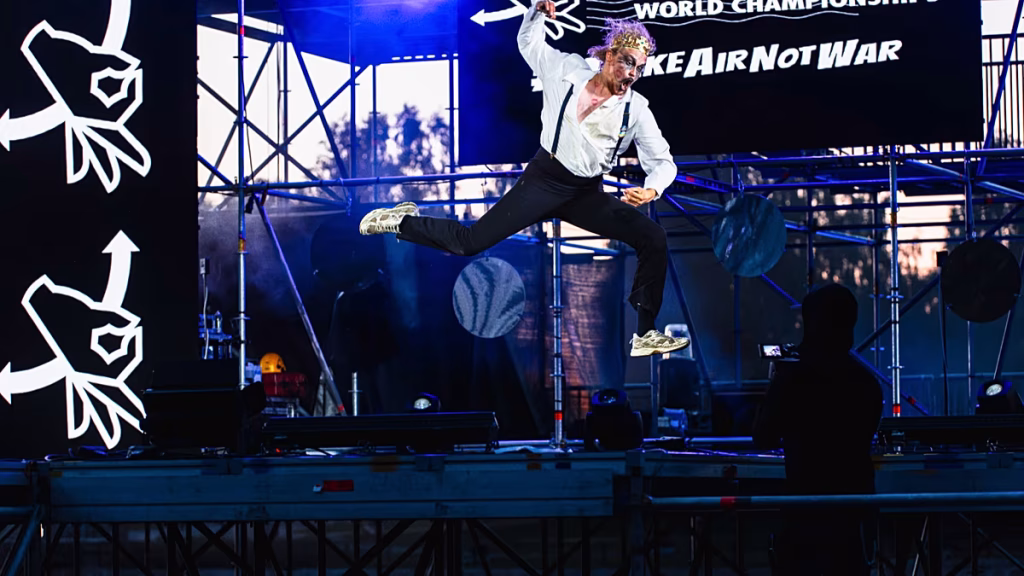 El Mundial de Air Guitar cumple 30 años: Finlandia corona al mejor guitarrista sin guitarra