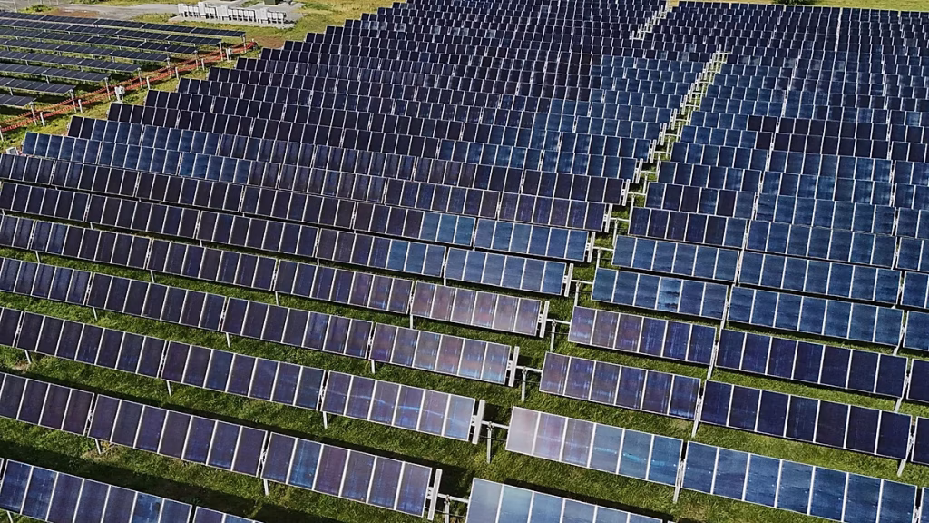 Empresa británica que gestiona la mayor planta solar de Portugal entra en insolvencia