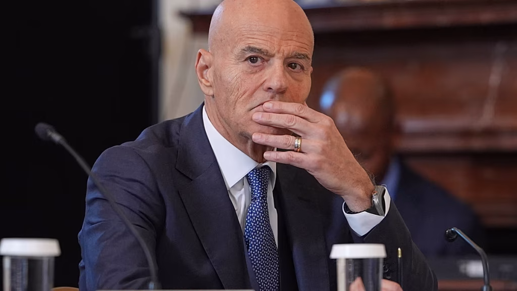 Eni refuerza el gas en Egipto, 8.500 millones de dólares y 230 nuevos pozos
