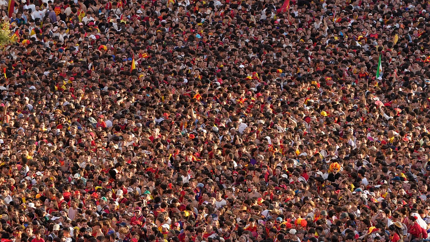 España está a un paso de los 50 millones de habitantes: más de 1 de cada 5 nació en el extranjero