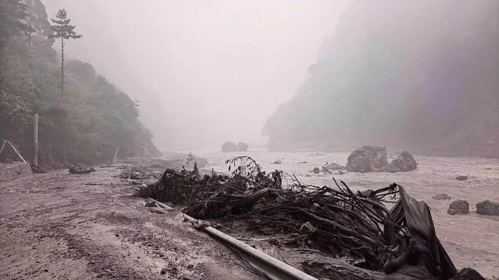 Inundaciones y corrimientos de tierra en Nuwakot dejan a cientos de personas desaparecidas
