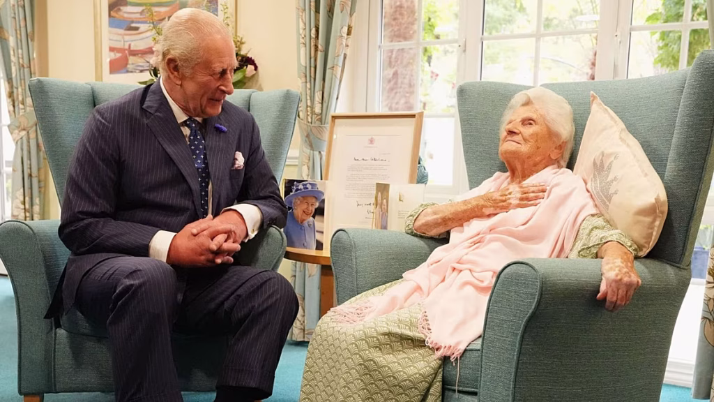 La persona más longeva del mundo cumple 117 años y revela sus 3 secretos para una vida larga