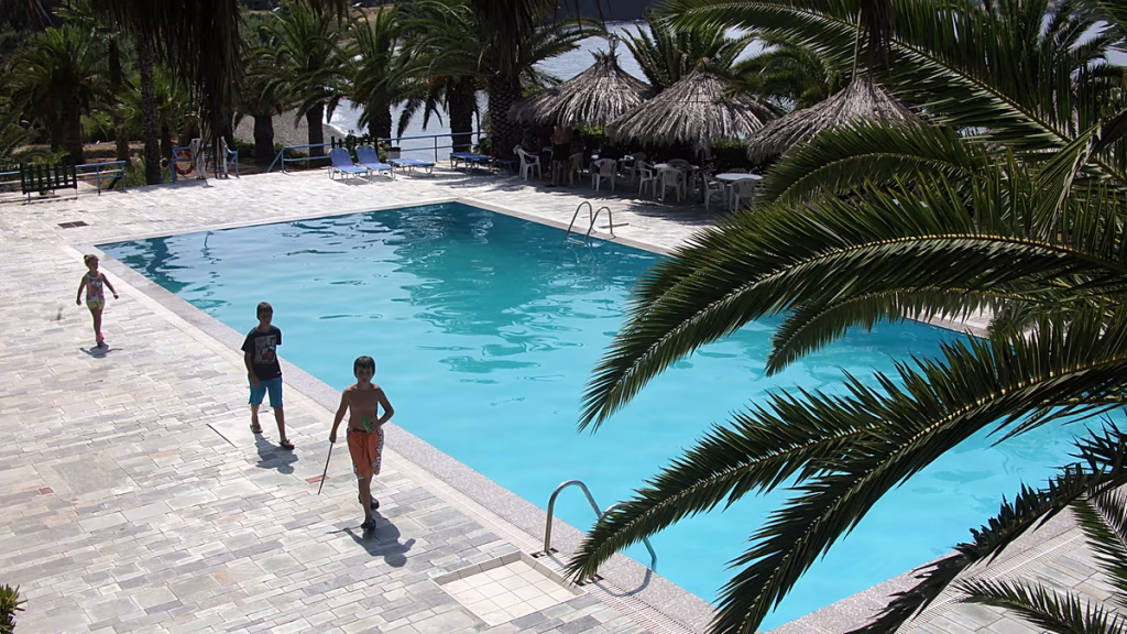 Las 10 reglas que pueden salvar la vida de los niños en el mar y la piscina