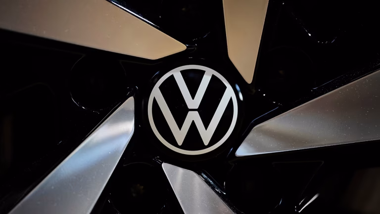 Los principales accionistas de Volkswagen piden medidas inmediatas para mejorar su competitividad
