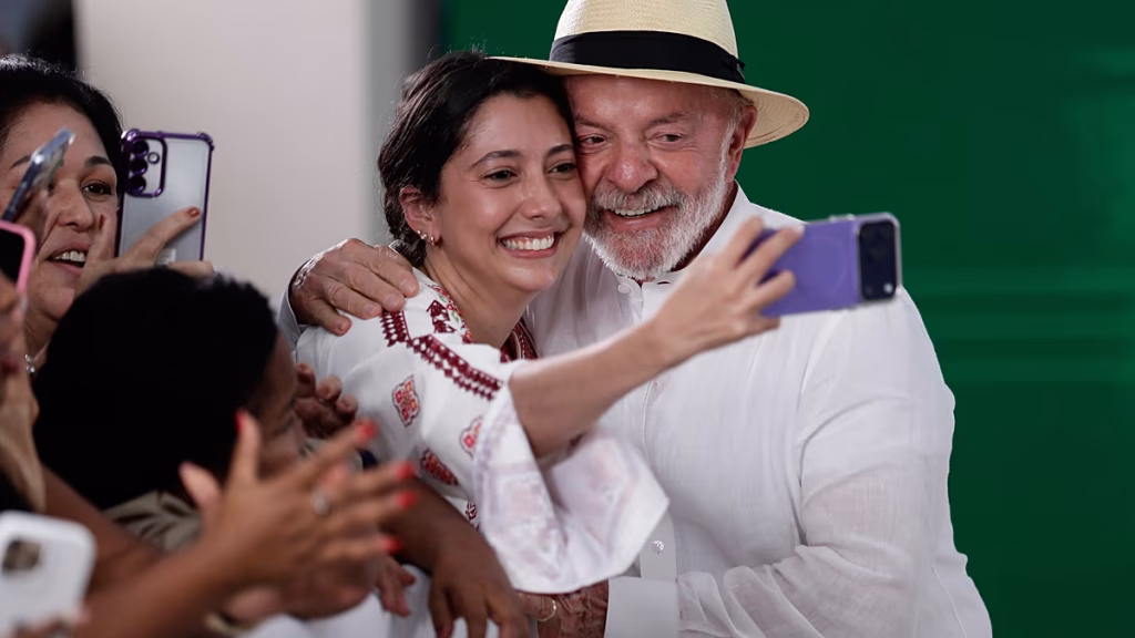 Lula da Silva formaliza su candidatura a la Presidencia de Brasil