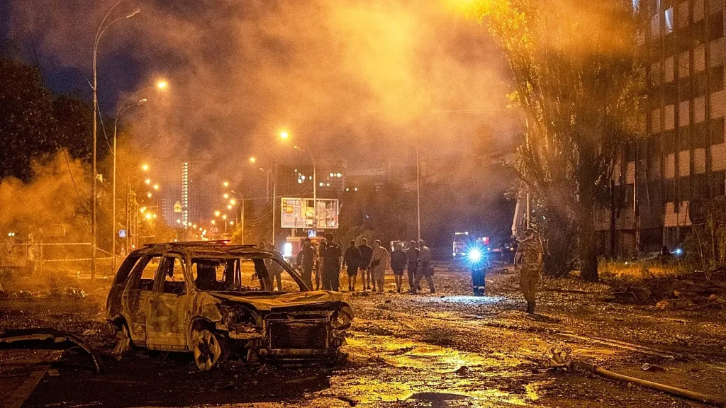 Misiles balísticos rusos sobre Kiev matan a 9 personas y hieren a más de 30