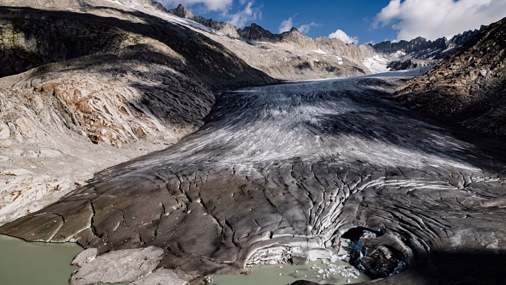 Ola de calor en Francia, 2026 marca récord de desprendimientos en los Alpes