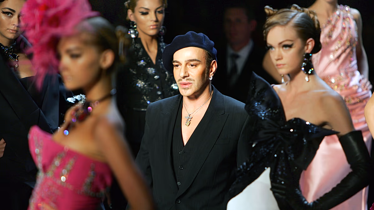 Perdonar u olvidar, la polémica decisión del Met Gala de honrar a John Galliano