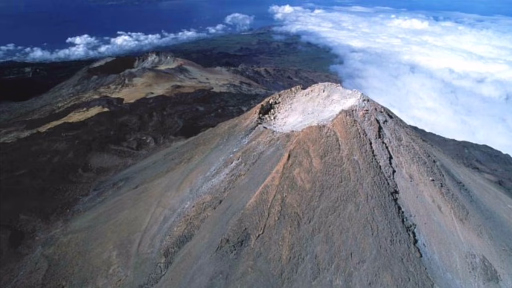 Qué ocurre bajo Tenerife: detectan zonas con posible magma que coinciden con la actividad sísmica