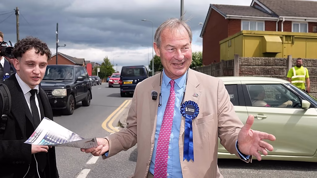 Rupert Lowe propone una alianza con Nigel Farage para unir a la ultraderecha británica