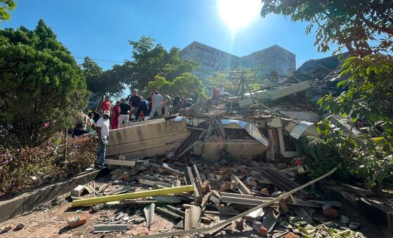 Terremoto en Colombia: Entre los escombros, Cali se une para buscar a los suyos