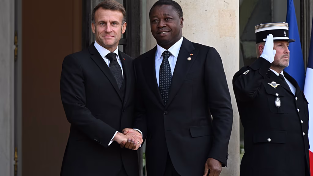Togo mantiene detenidos a dos periodistas franceses pese a la preocupación por la salud de uno de ellos