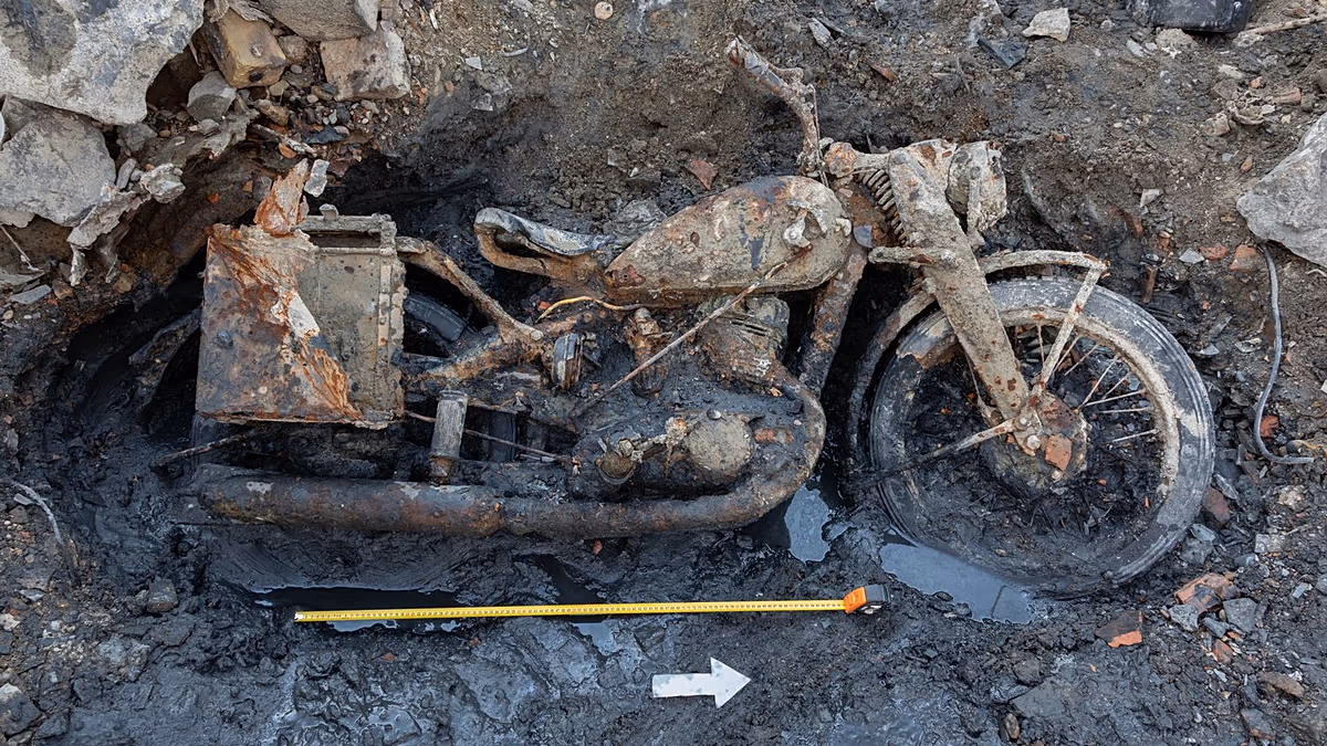 Tras más de 80 años hallan en el Danubio soldados de la Wehrmacht y moto de la II Guerra Mundial