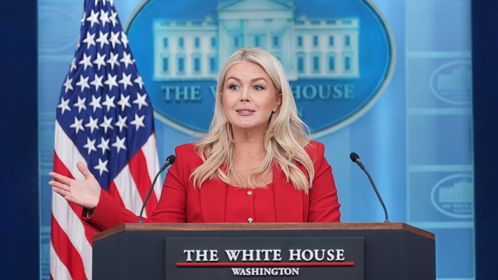 Trump anuncia la salida de la portavoz de la Casa Blanca Karoline Leavitt