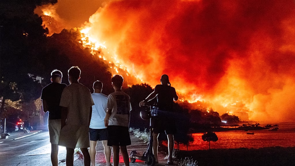 Un incendio forestal en Croacia deja al menos 10 personas en la UCI y miles de evacuados