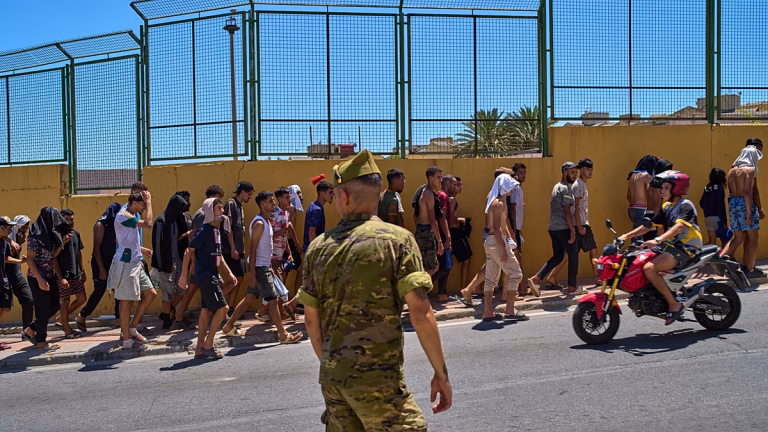 Vivas asegura que Felipe VI mantiene su compromiso de visitar Ceuta y reclama más apoyo de la UE