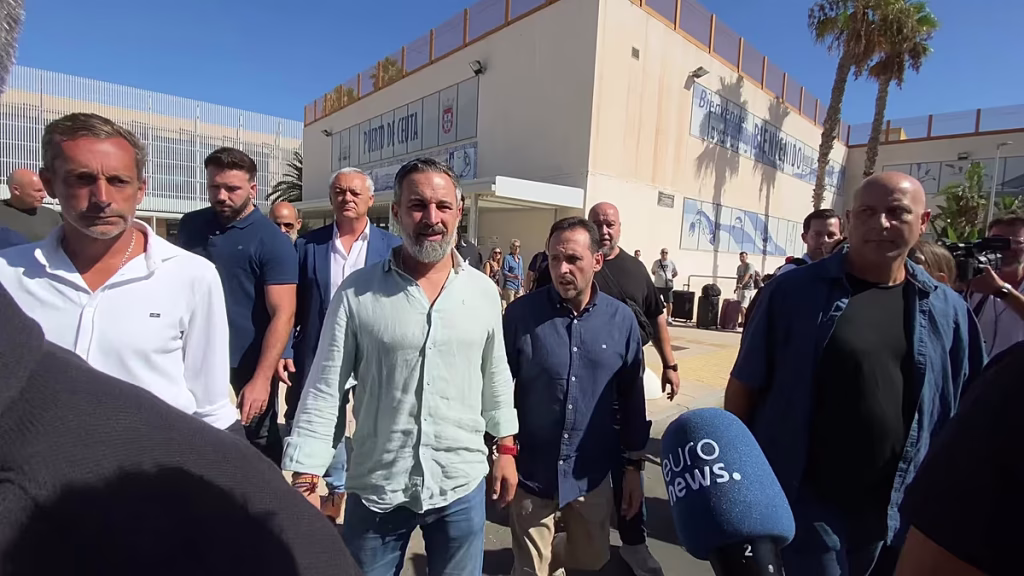 Vox acusa a Sánchez de estar sometido a Marruecos y pide militarizar la frontera de Ceuta