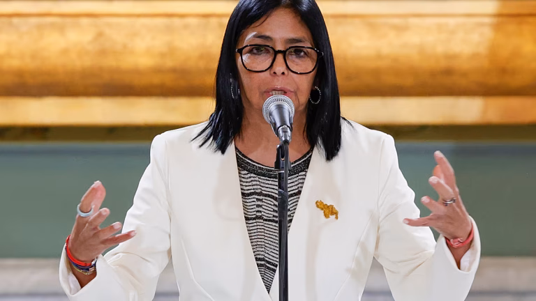 Delcy Rodríguez pide reformar la “ley contra el odio” en Venezuela: qué castiga y qué se despenaliza
