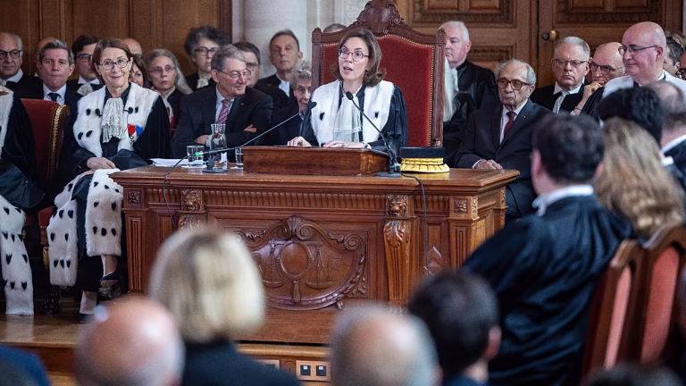 Deuda pública francesa: “Francia se enfrenta a su decisión más importante desde 1958”