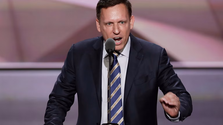 El multimillonario Peter Thiel carga contra el Papa por la IA: “Hace de útil idiota de China”