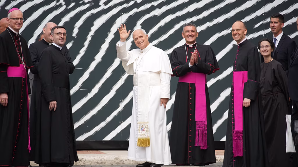 El Papa León XIV inaugura Aqva: la odisea artística vaticana sobre el poder y el peligro del agua