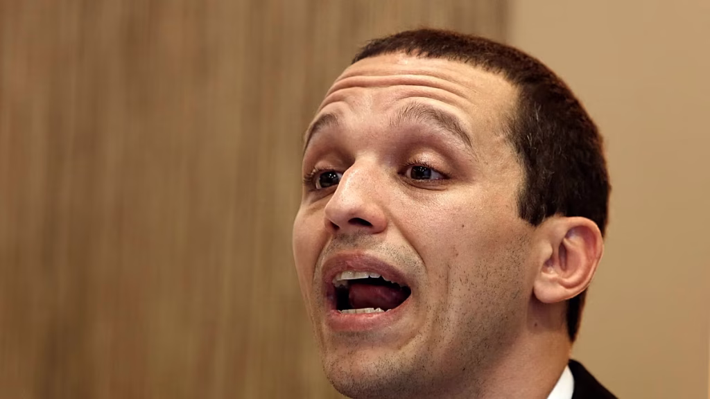 El ultraderechista Ilias Kasidiaris queda en libertad tras cumplir 6 años en prisión en Grecia