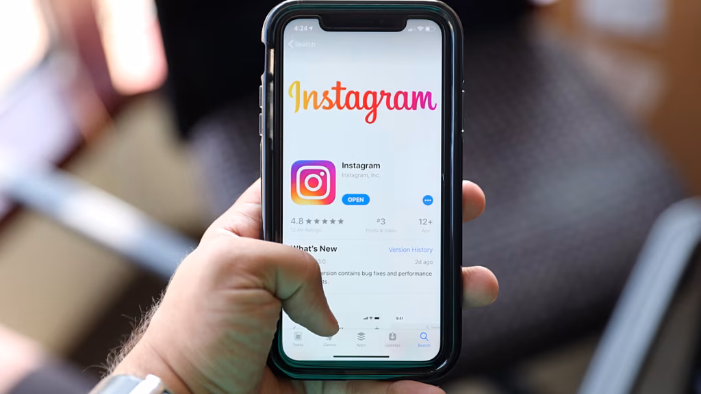 Filtración: La Comisión Europea plantea restringir el uso de las redes sociales a menores de 15 años