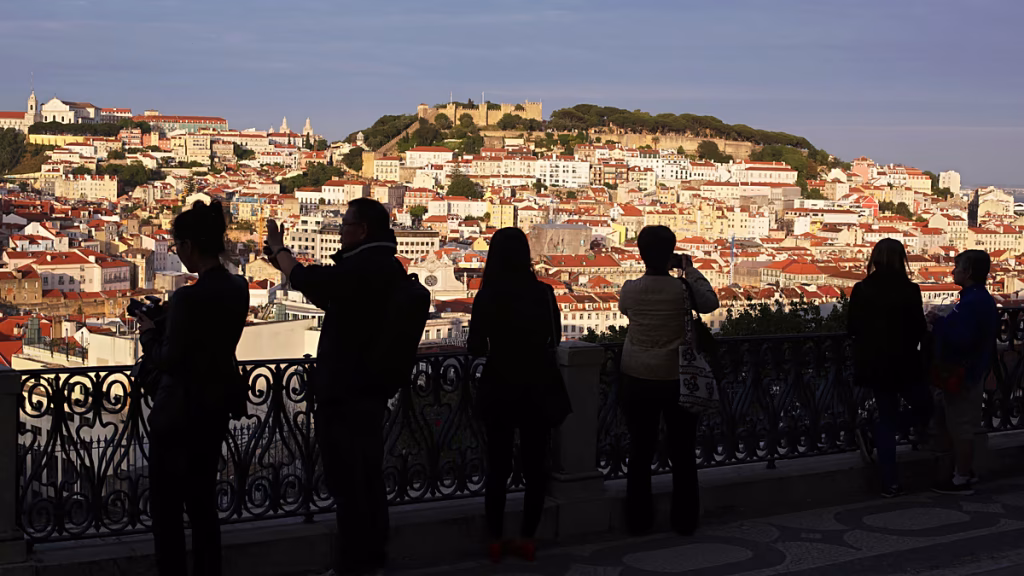 Fitch sube la calificación financiera de Portugal a A+ y mantiene una perspectiva “estable”