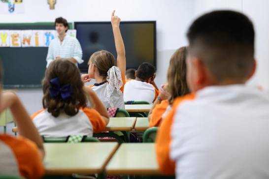 Histórica caída de España en el informe PISA: los alumnos empeoran en ciencias y lectura