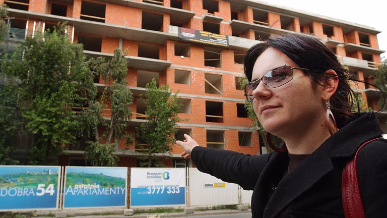 Jóvenes europeos sin acceso a la vivienda, por qué no pueden comprar una casa