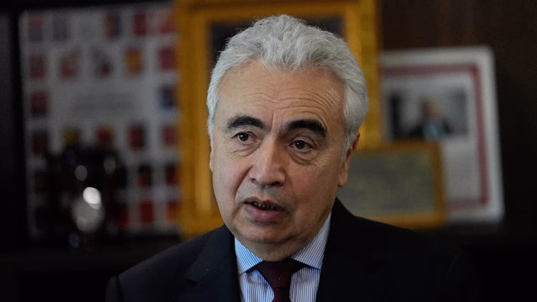 La AIE podría considerar nuevas liberaciones de reservas de petróleo ante el duro invierno en Europa