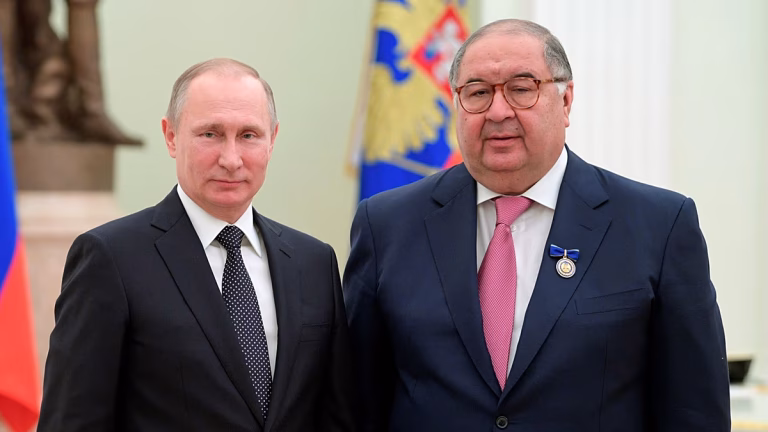 La UE cede a las presiones de Francia y Eslovaquia y saca a Usmanov y Fridman de su lista de sanciones