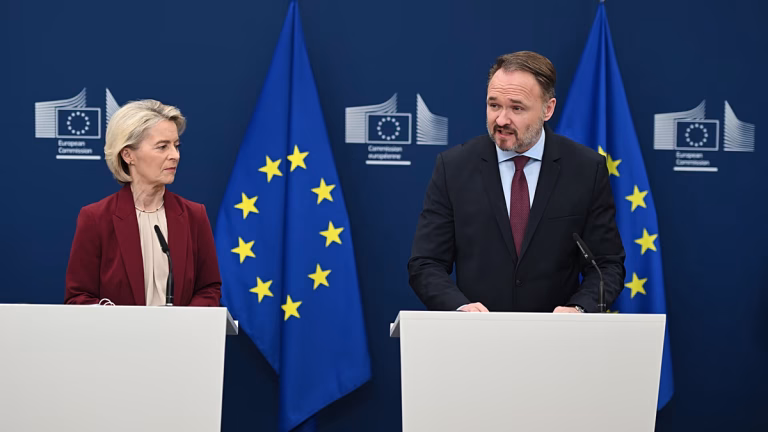 La UE pide a los países reducir la demanda energética ante la presión invernal del gas
