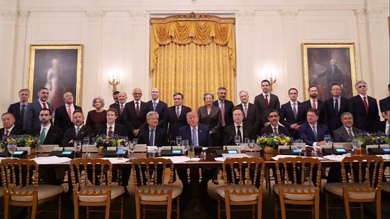 Las empresas de IA y tecnología pactan autorregular su desarrollo tras reunirse en la Casa Blanca
