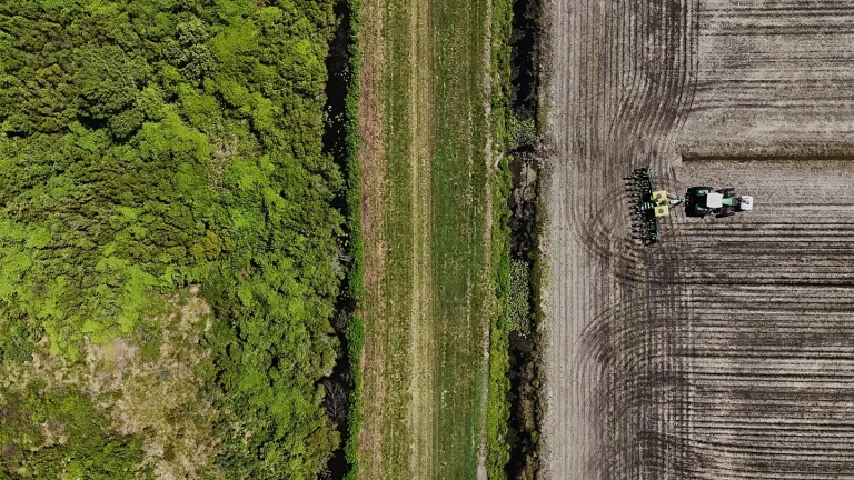 Las organizaciones agrarias piden a Planas ayudas urgentes ante la escalada de costes por la guerra de Irán