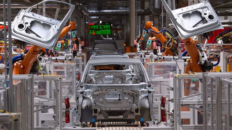 Los fabricantes europeos de automóviles afrontan mayor competencia de la IA por suministros vitales