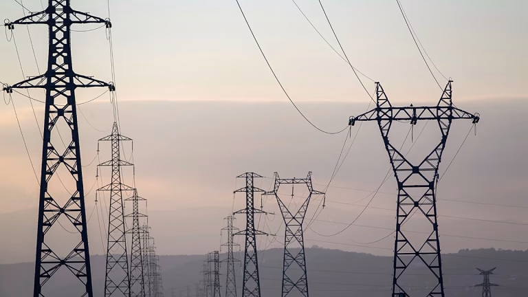 Los países de la UE plantan cara a Bruselas por las tarifas de la red eléctrica