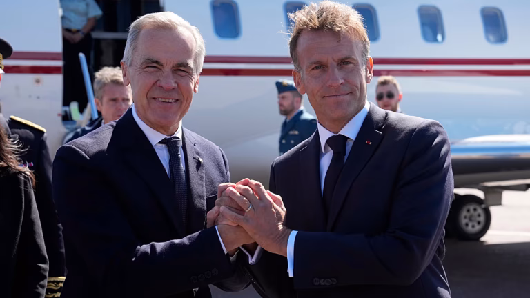 Macron y Carney refuerzan la alianza entre Francia y Canadá ante las tensiones con Estados Unidos