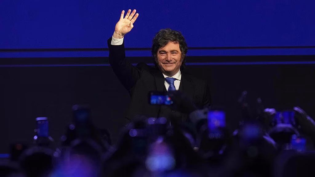 Milei vuelve a arremeter contra Sánchez: “Vean lo que hace Pedrito en España”