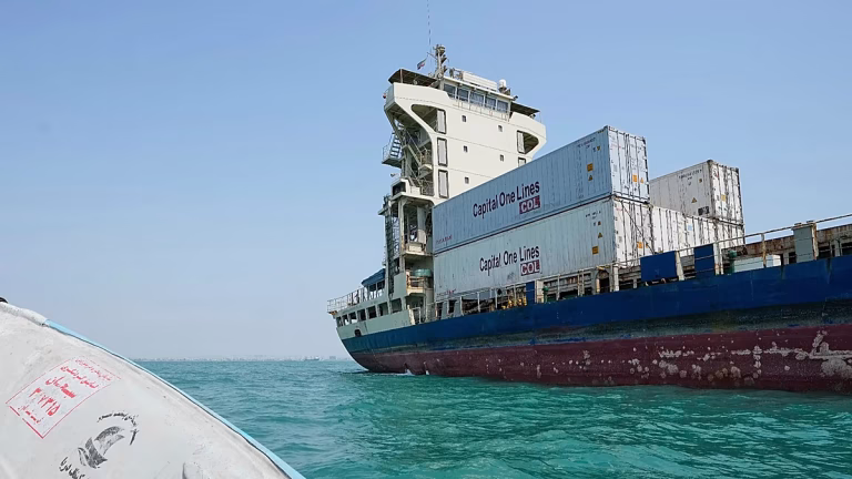 Qatar alerta del grave impacto económico mundial mientras media con Irán