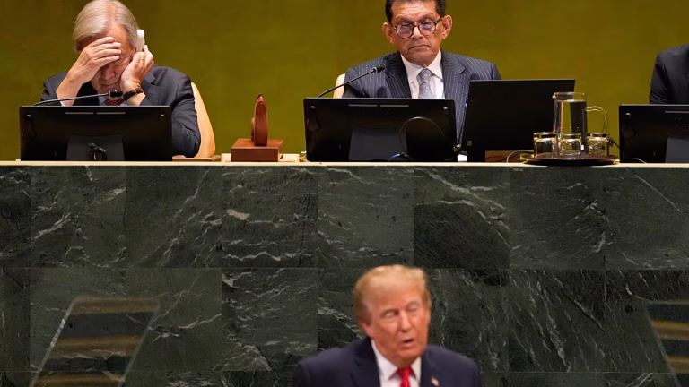 ¿Robots asesinos o superinteligencia? Trump y los líderes mundiales chocan por la IA