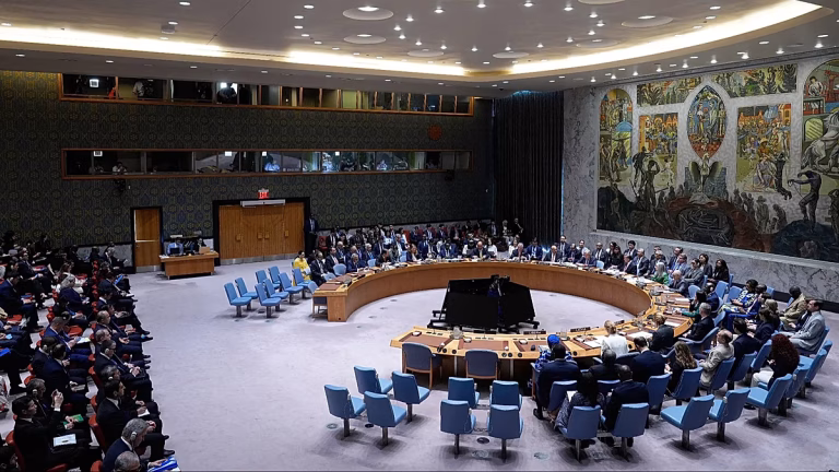 Rusia y China vetan en la ONU una resolución de EE.UU. sobre la supervisión del programa nuclear de Irán