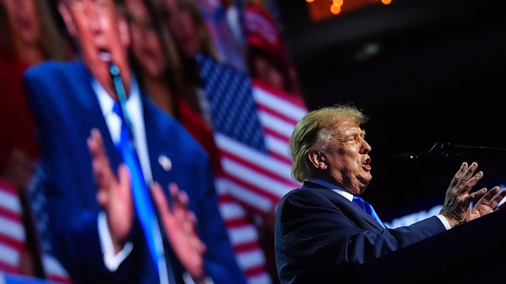 Trump defiende la guerra en Irán, ataca a los demócratas y promete dinero al electorado