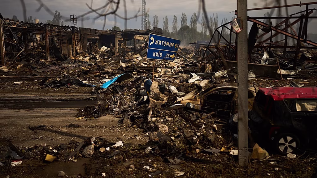 Un ataque ruso contra un depósito ferroviario en Kiev deja al menos 7 muertos, la mayoría empleados