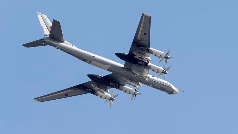 Un Tu-95 nuclear se estrella en el Oriente ruso: mueren 6 tripulantes